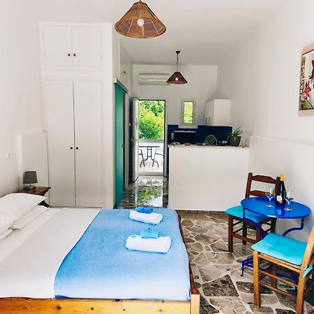 Bungalows Ingrid Tolo Ngoại thất bức ảnh