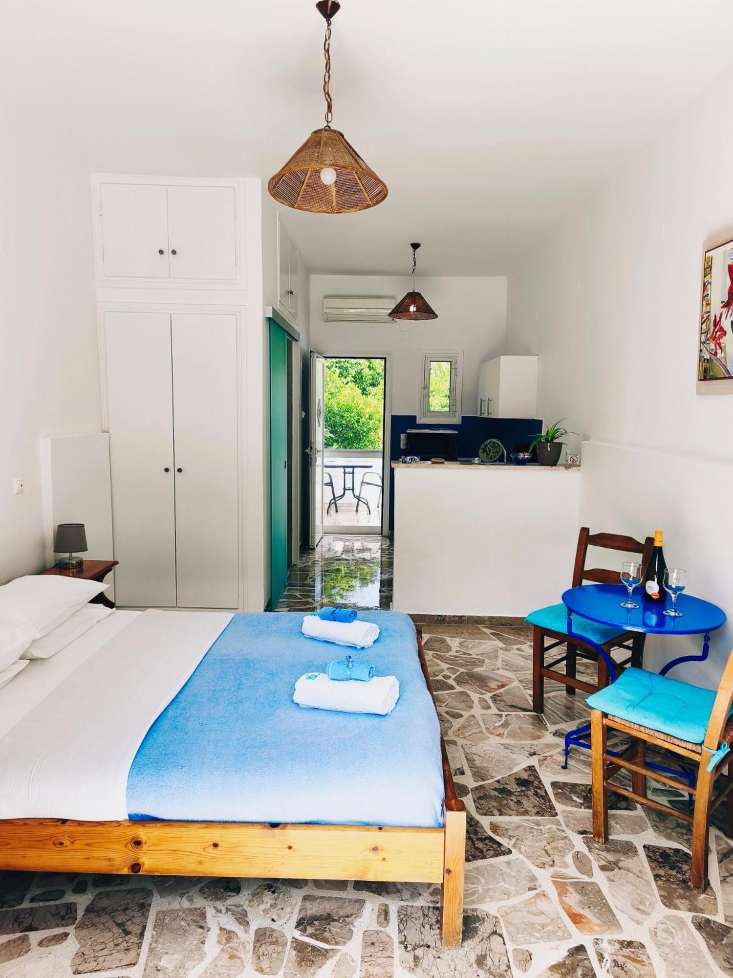 Bungalows Ingrid Tolo Ngoại thất bức ảnh