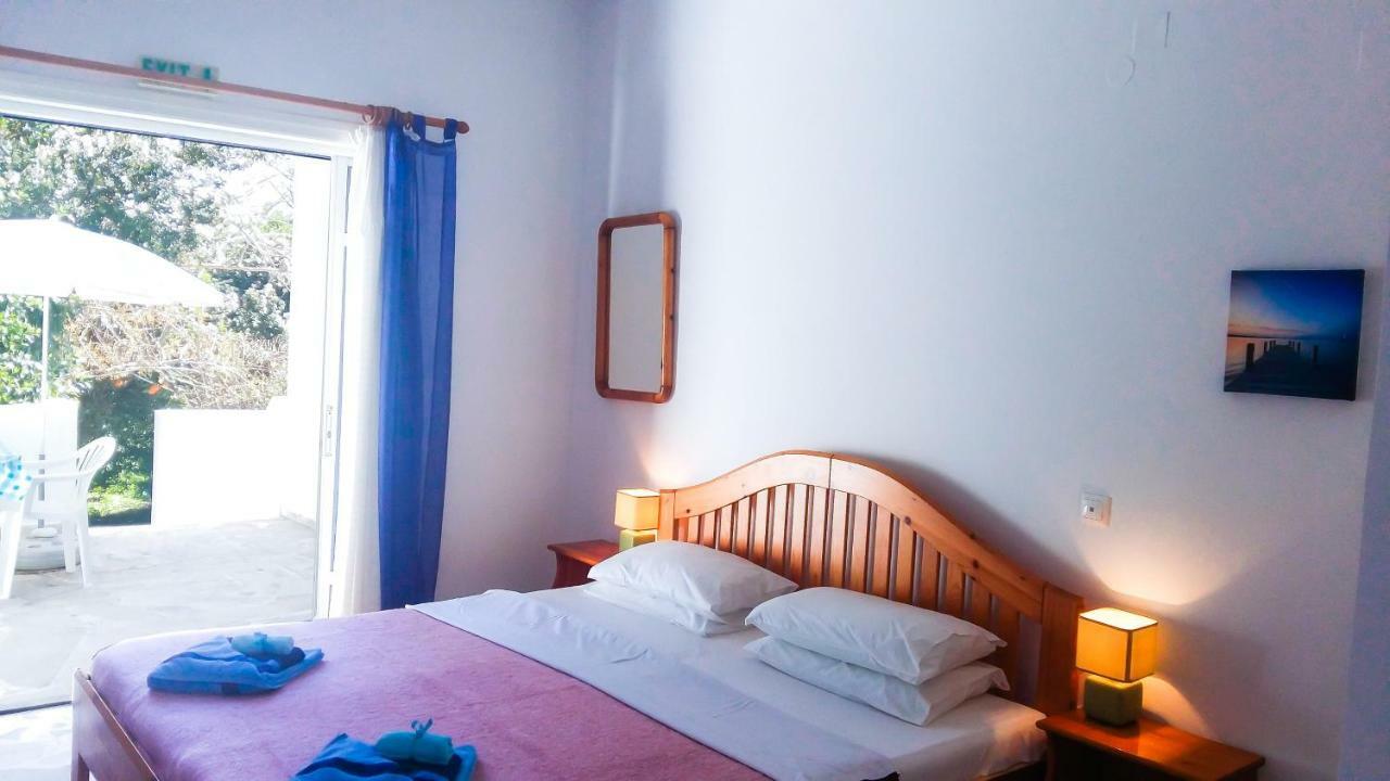 Bungalows Ingrid Tolo Ngoại thất bức ảnh